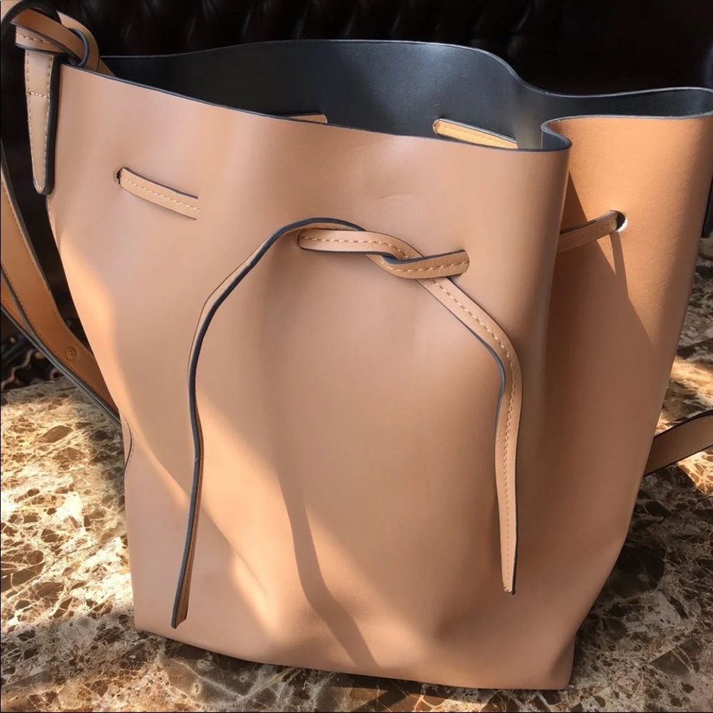 Light Tan Crossbody/Shoulder bucket Bag